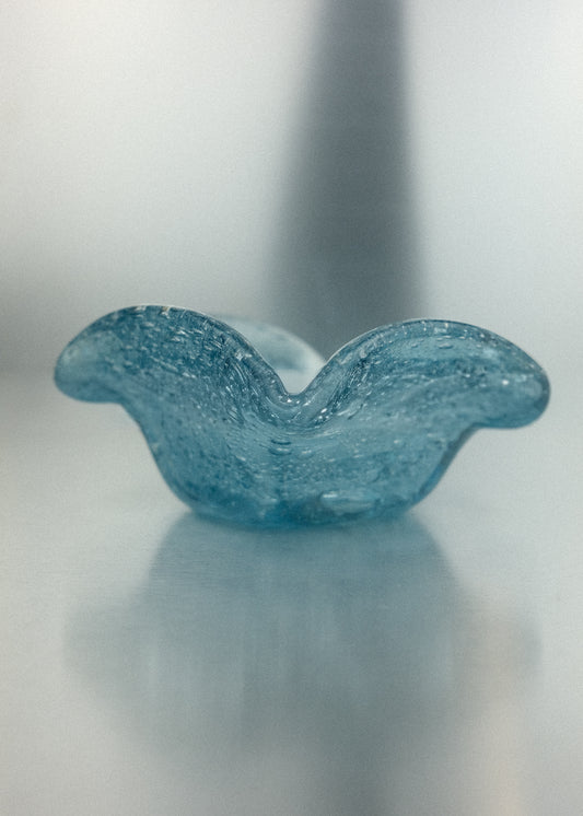 coupe en verre bullé bleu