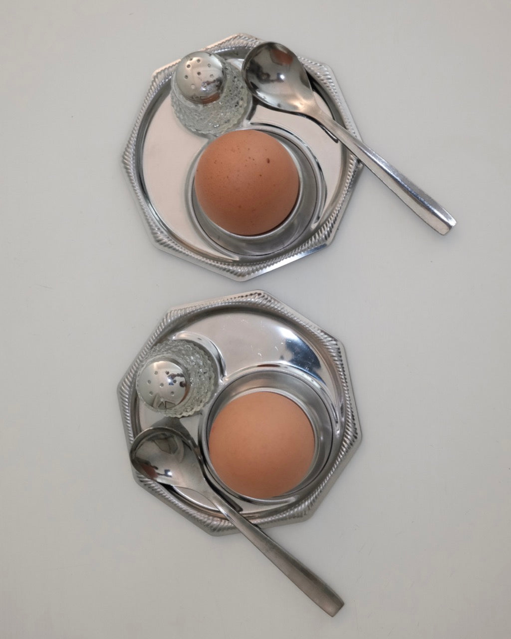 set coquetier avec salière et cuillère