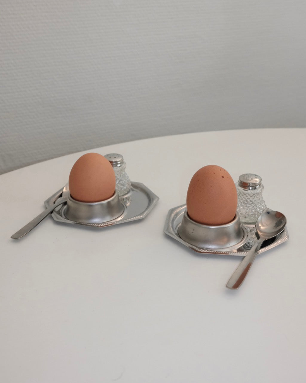 set coquetier avec salière et cuillère