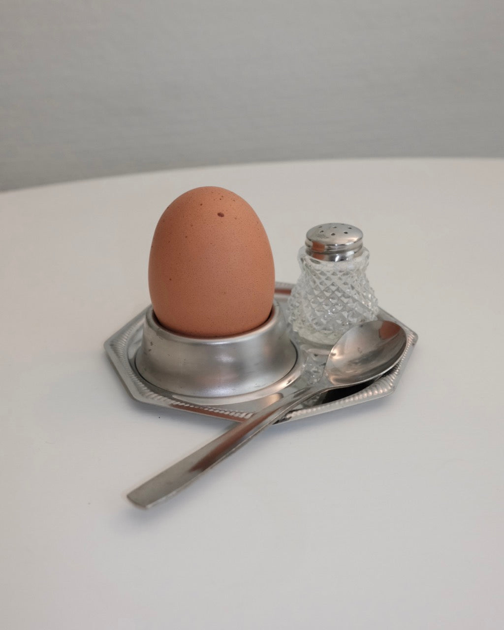 set coquetier avec salière et cuillère