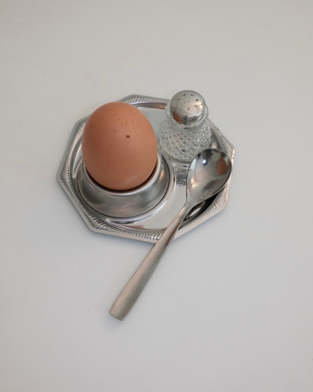 set coquetier avec salière et cuillère