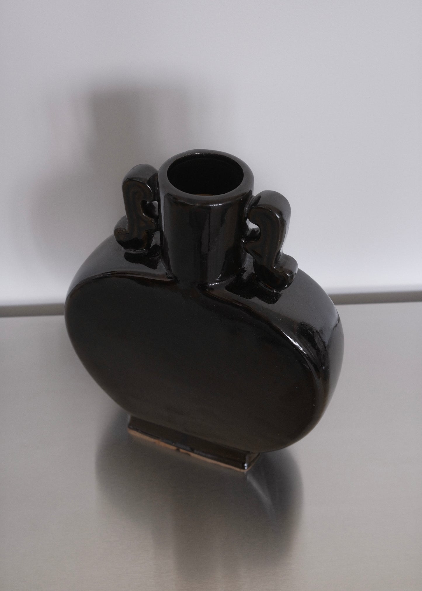 vase fait main émaillé brun foncé