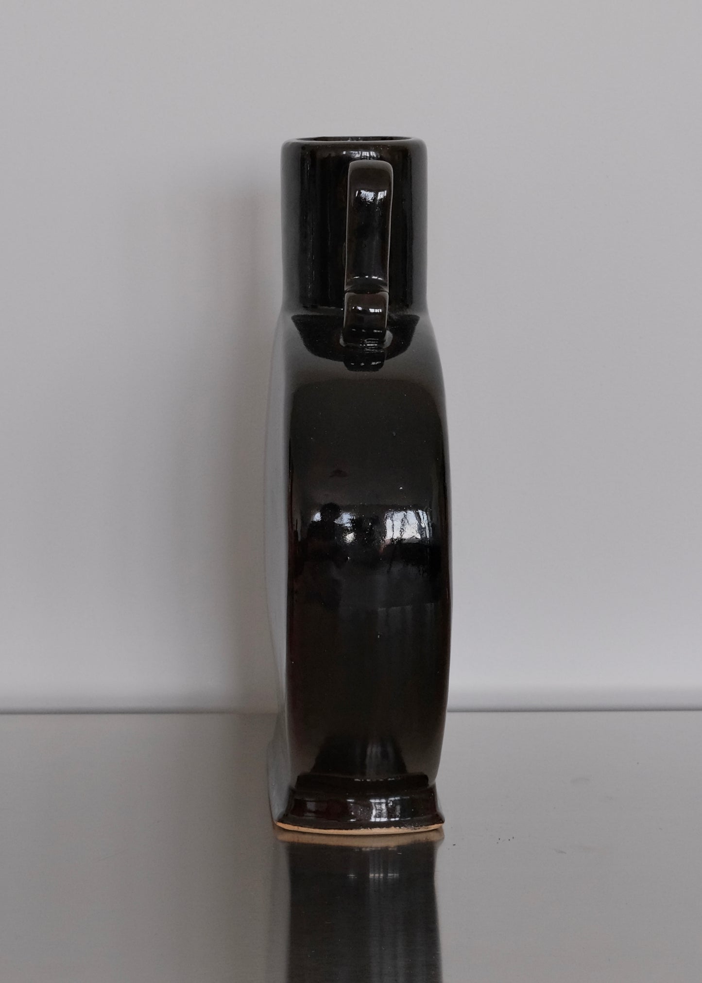 vase fait main émaillé brun foncé
