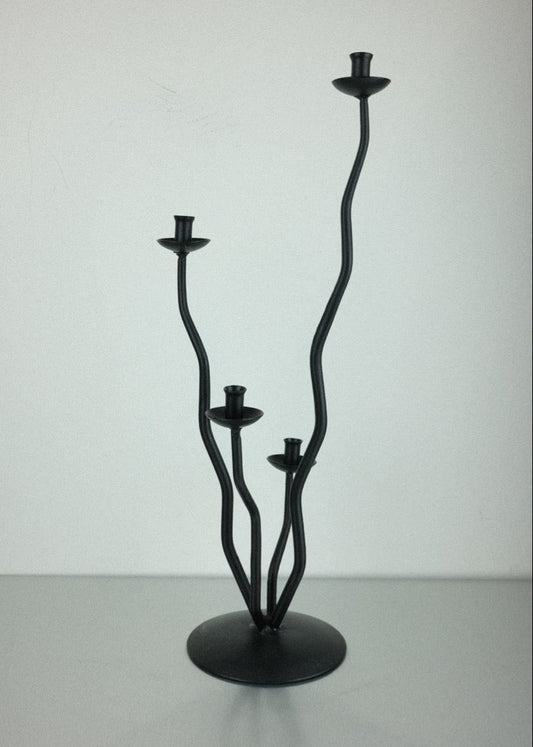 chandelier brutaliste en fer noir