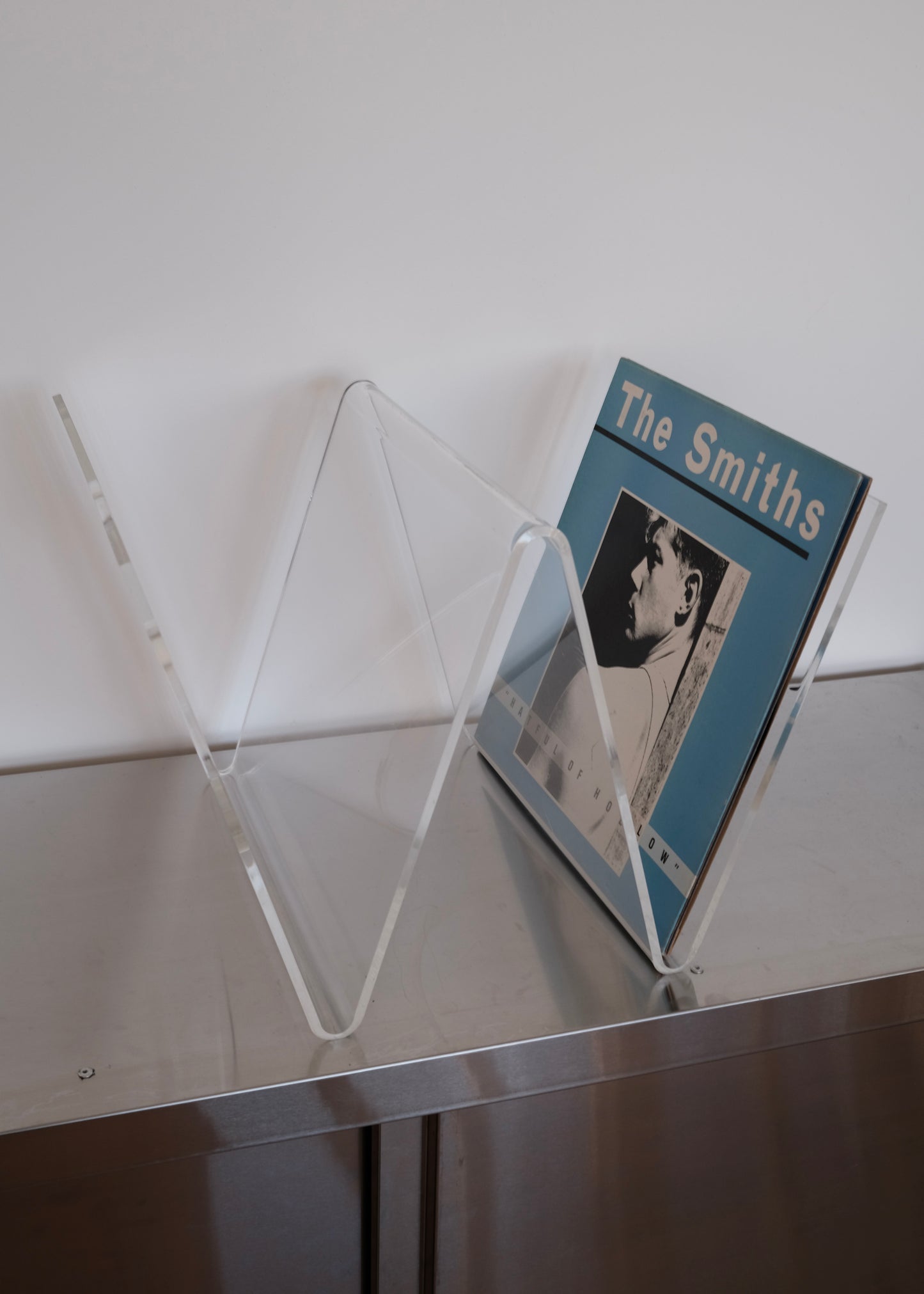 porte revues en plexiglas Roche Bobois