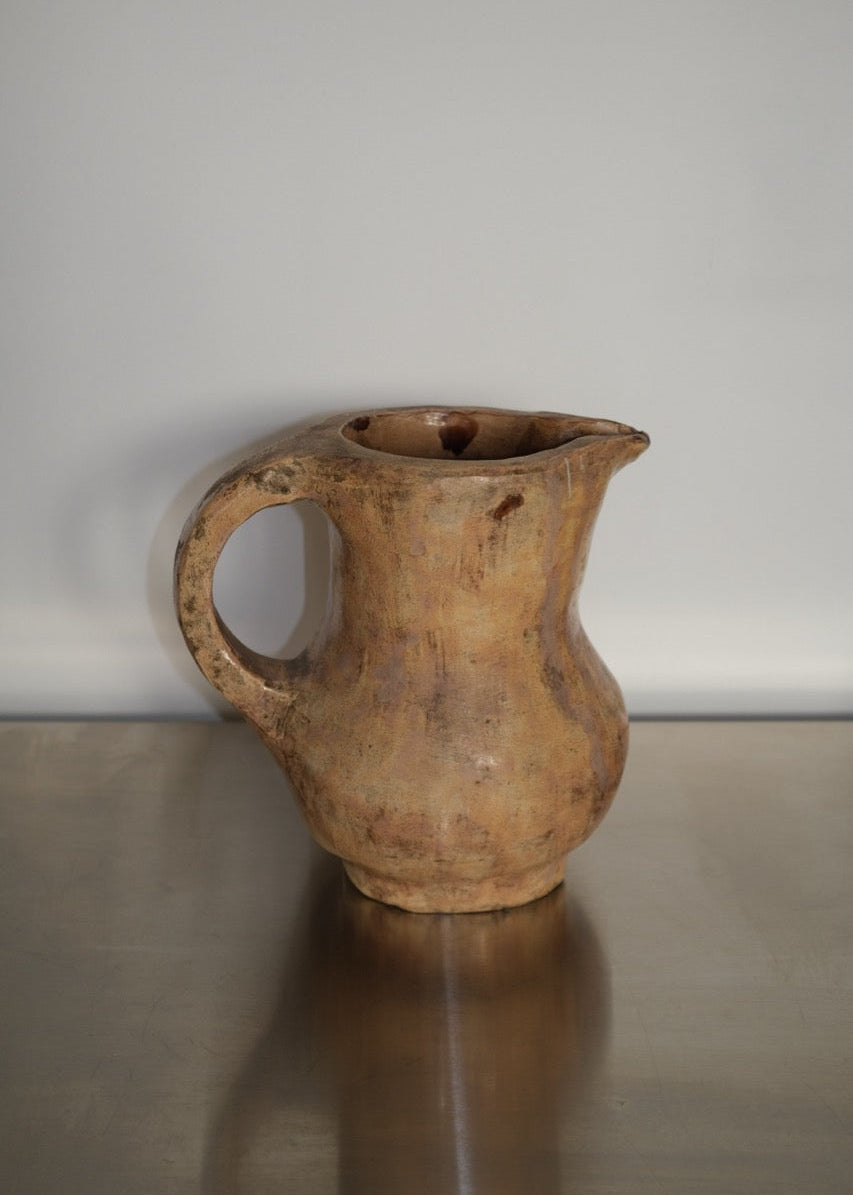 pichet en terre vernissée artisanal