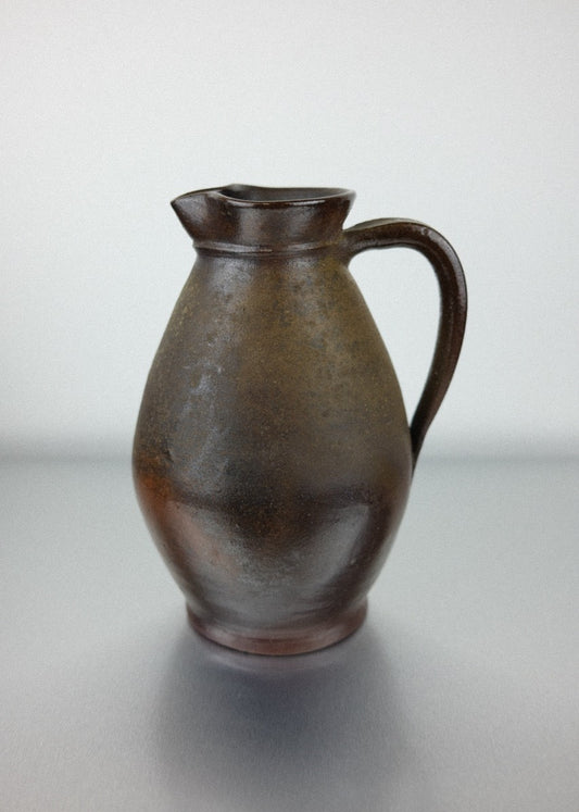pichet en grès brut vintage