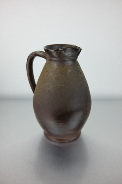 pichet en grès brut vintage