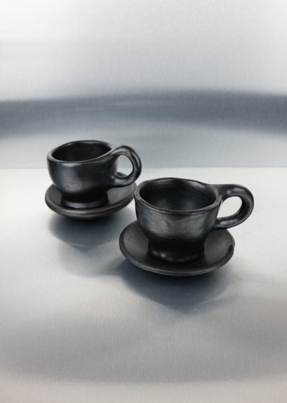 set de 2 tasses et soucoupes + plat en terre noire