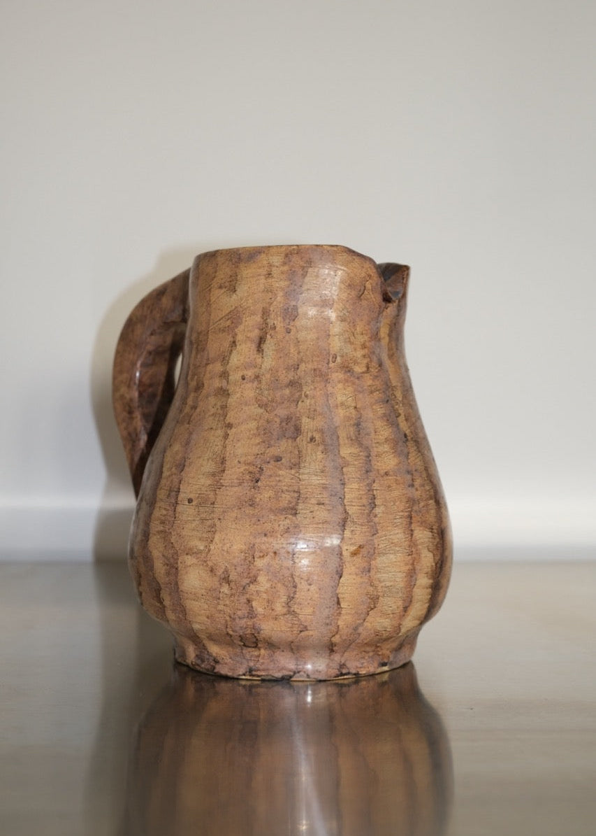 pichet artisanal en terre chamottée