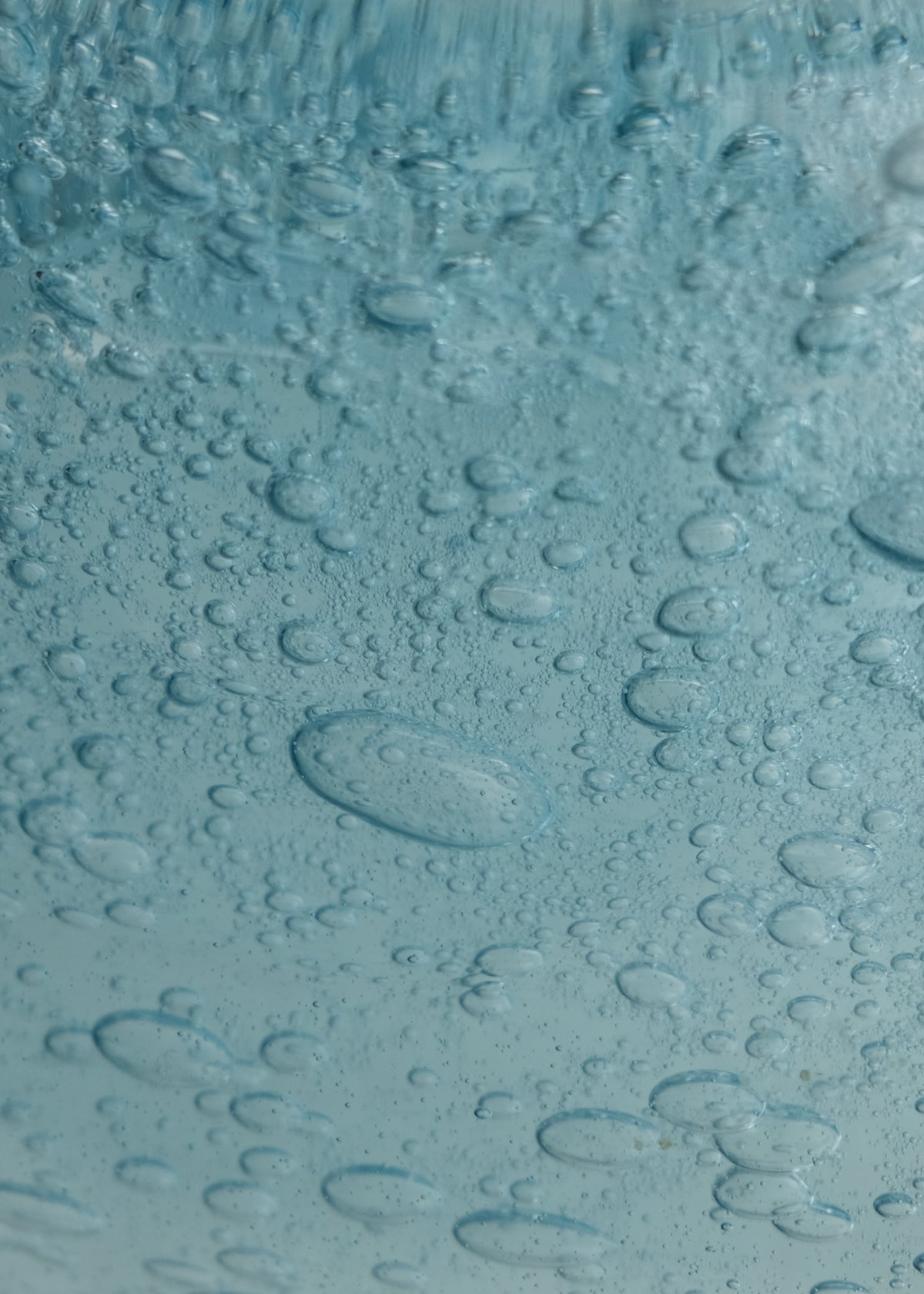 coupe en verre bullé bleu