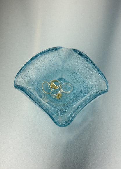 coupe en verre bullé bleu