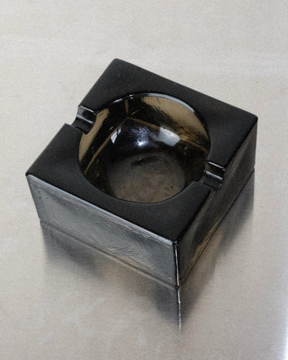 cendrier carré en verre fumé