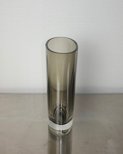 vase ovale en verre fume