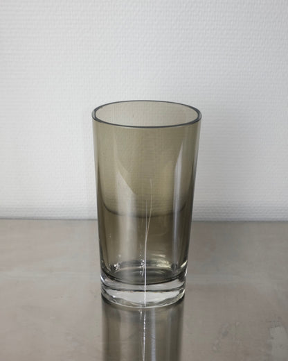 vase ovale en verre fume