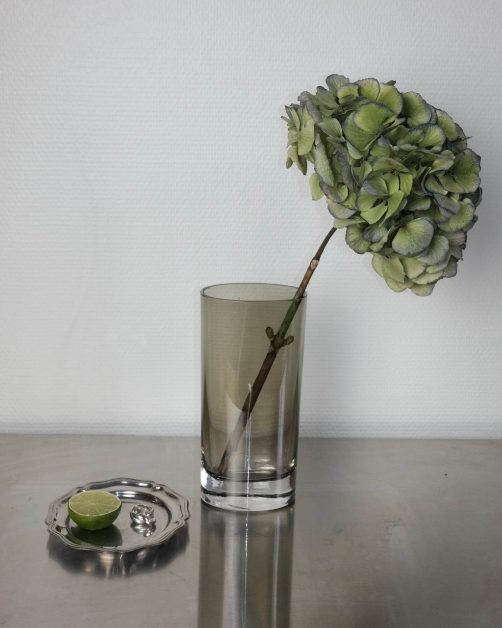 vase ovale en verre fume