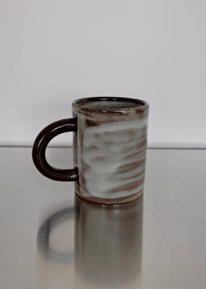 tasse en grès zébré marron