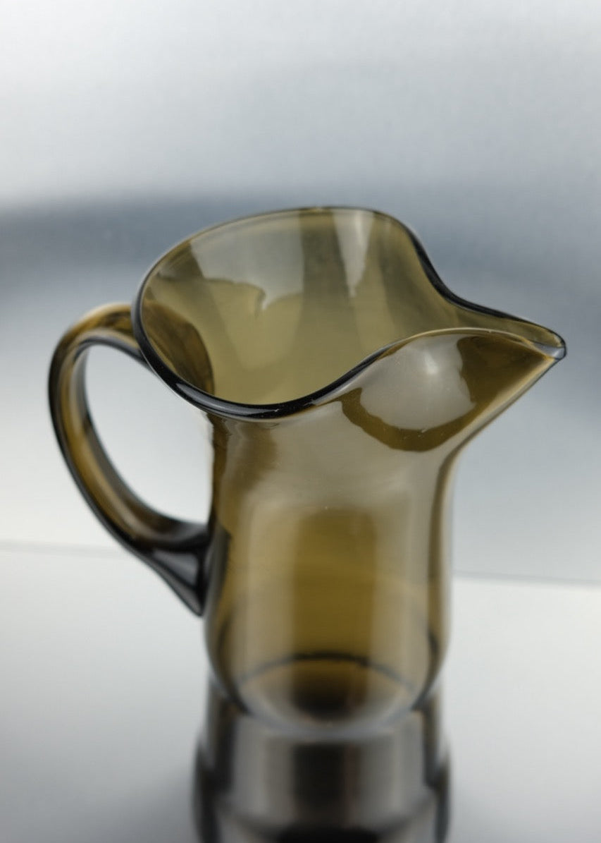 carafe en verre fumé années 70
