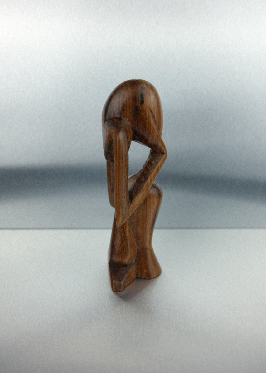 sculpture vintage en bois "le penseur"