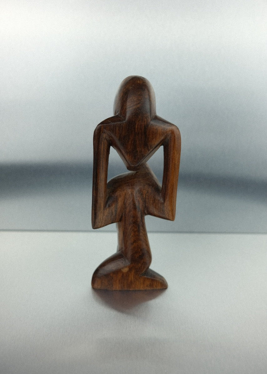 sculpture vintage en bois "le penseur"
