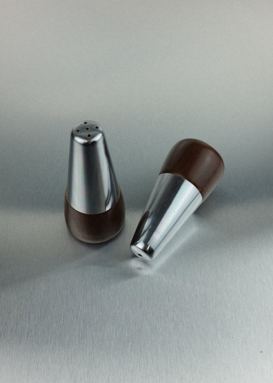 duo salière & poivrière en métal chromé & bois