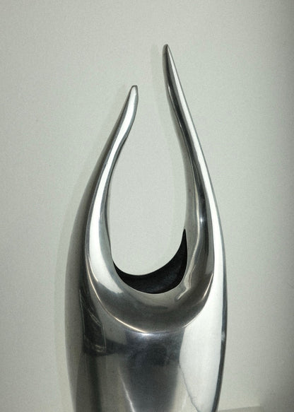 vase sculptural en fonte d’aluminium – années 70