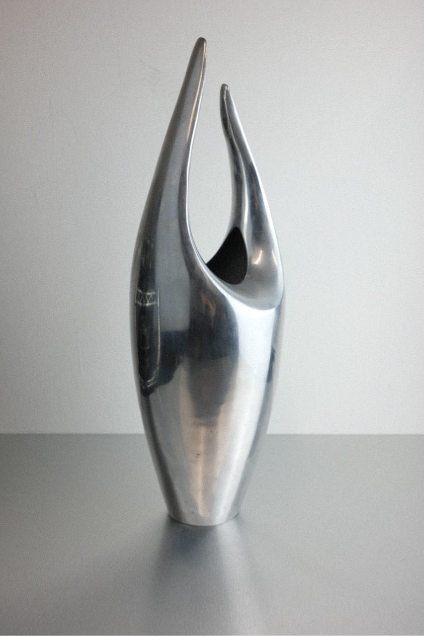 vase sculptural en fonte d’aluminium – années 70