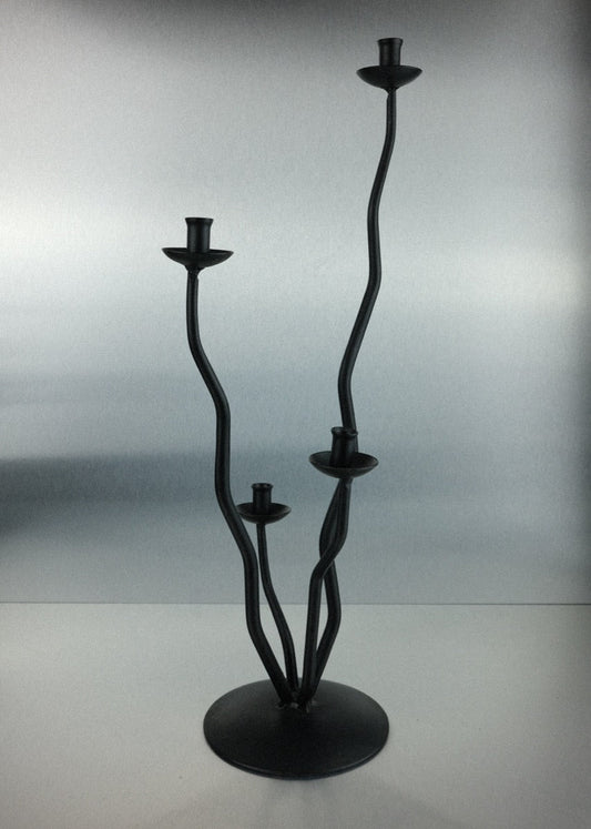 chandelier brutaliste en fer noir