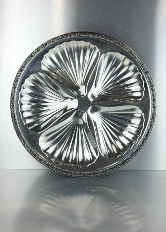 plateau en métal argenté motif coquillage