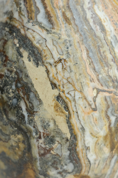 oeuf sculptural en onyx