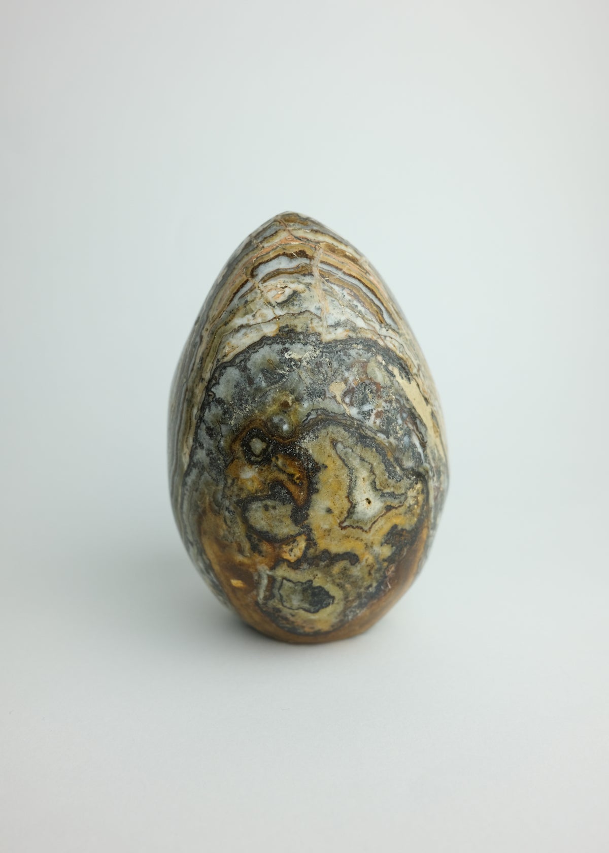 oeuf sculptural en onyx