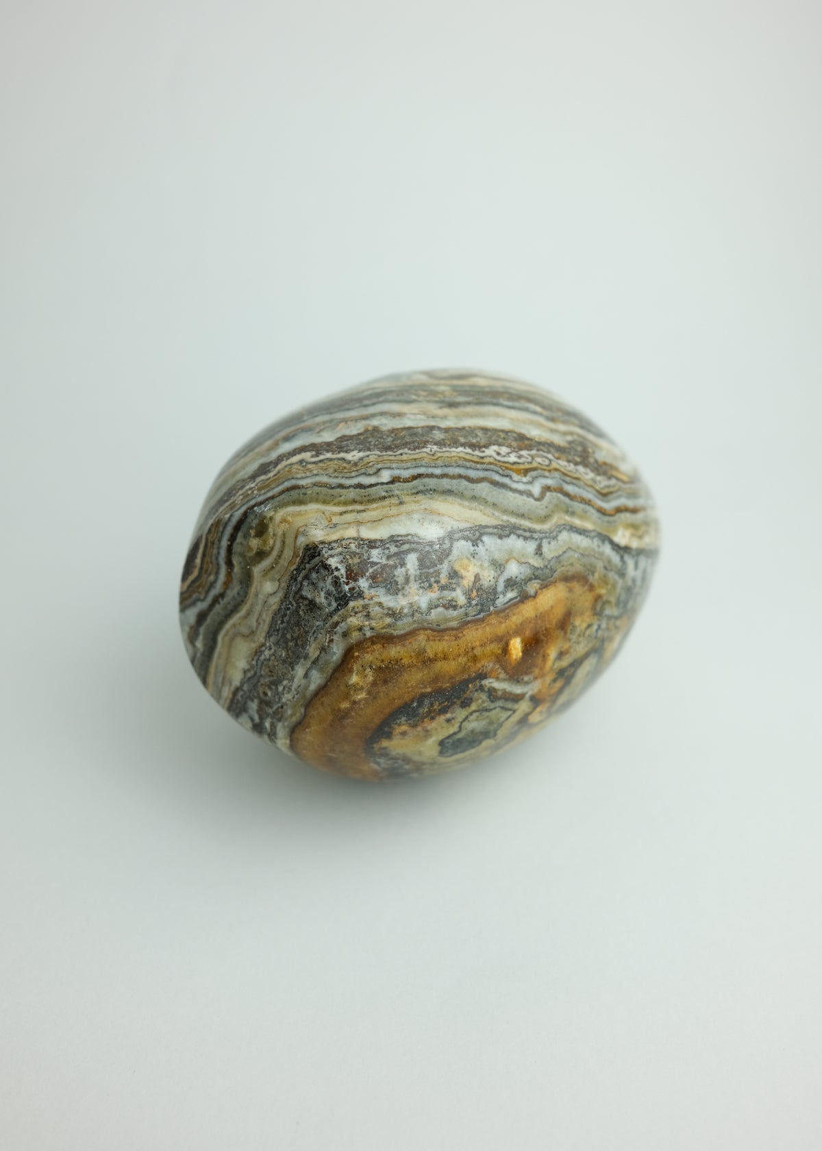 oeuf sculptural en onyx