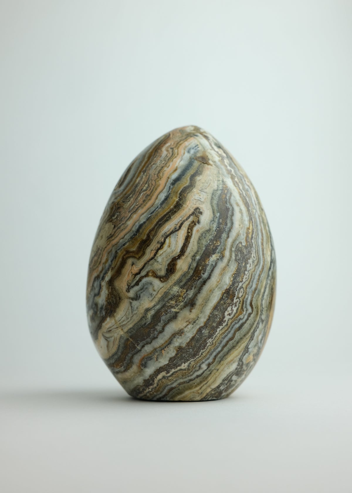 oeuf sculptural en onyx