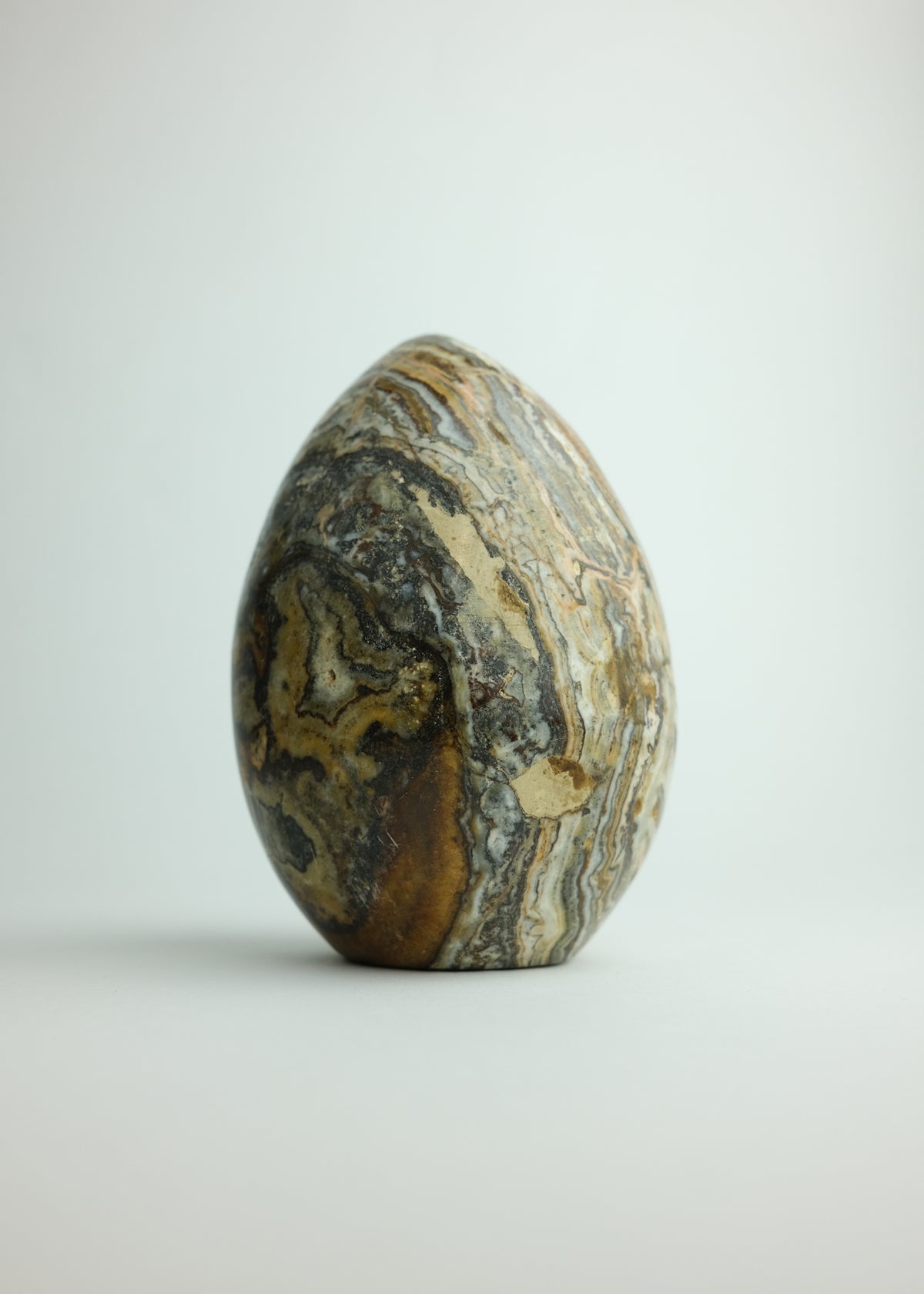 oeuf sculptural en onyx