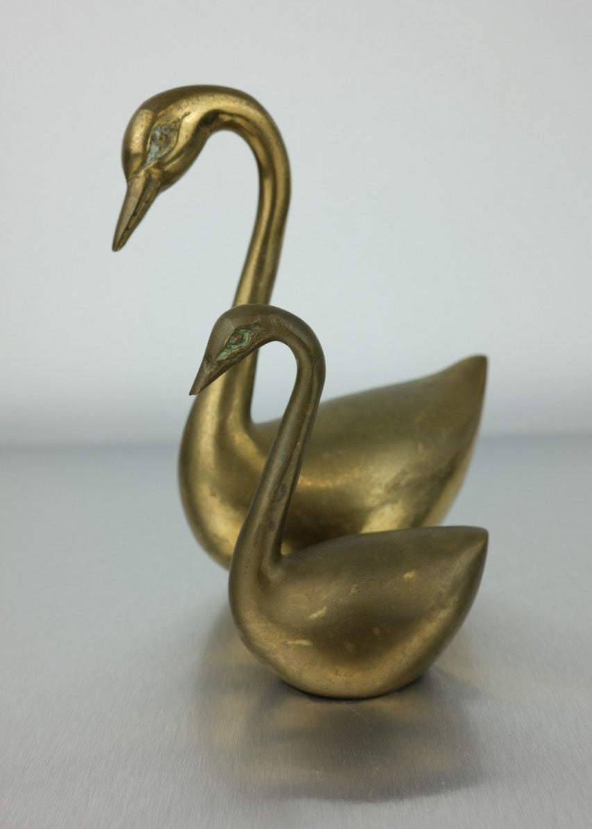 duo de cygnes en laiton vintage