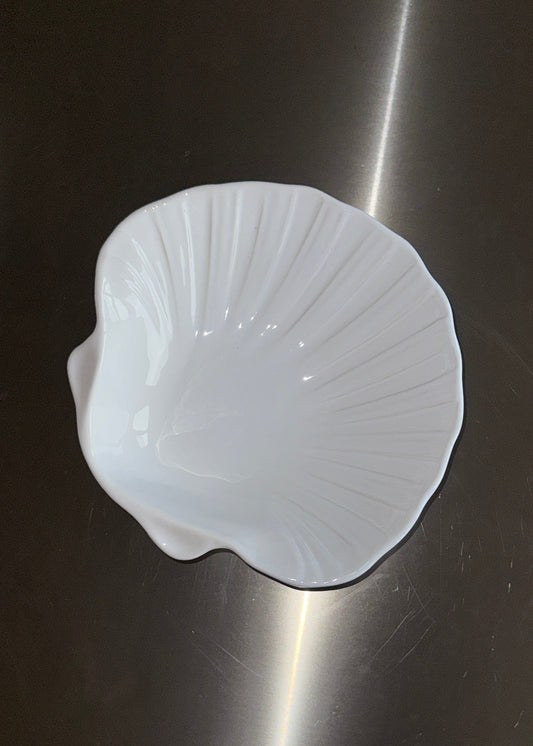 plat céramique coquille Saint-Jacques